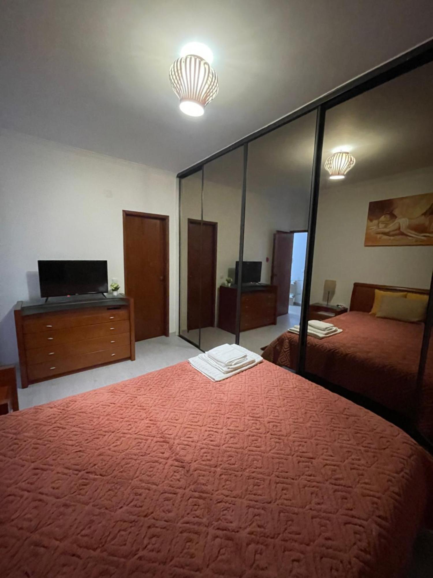 Quarto Suite Relaxante Almada Luaran gambar